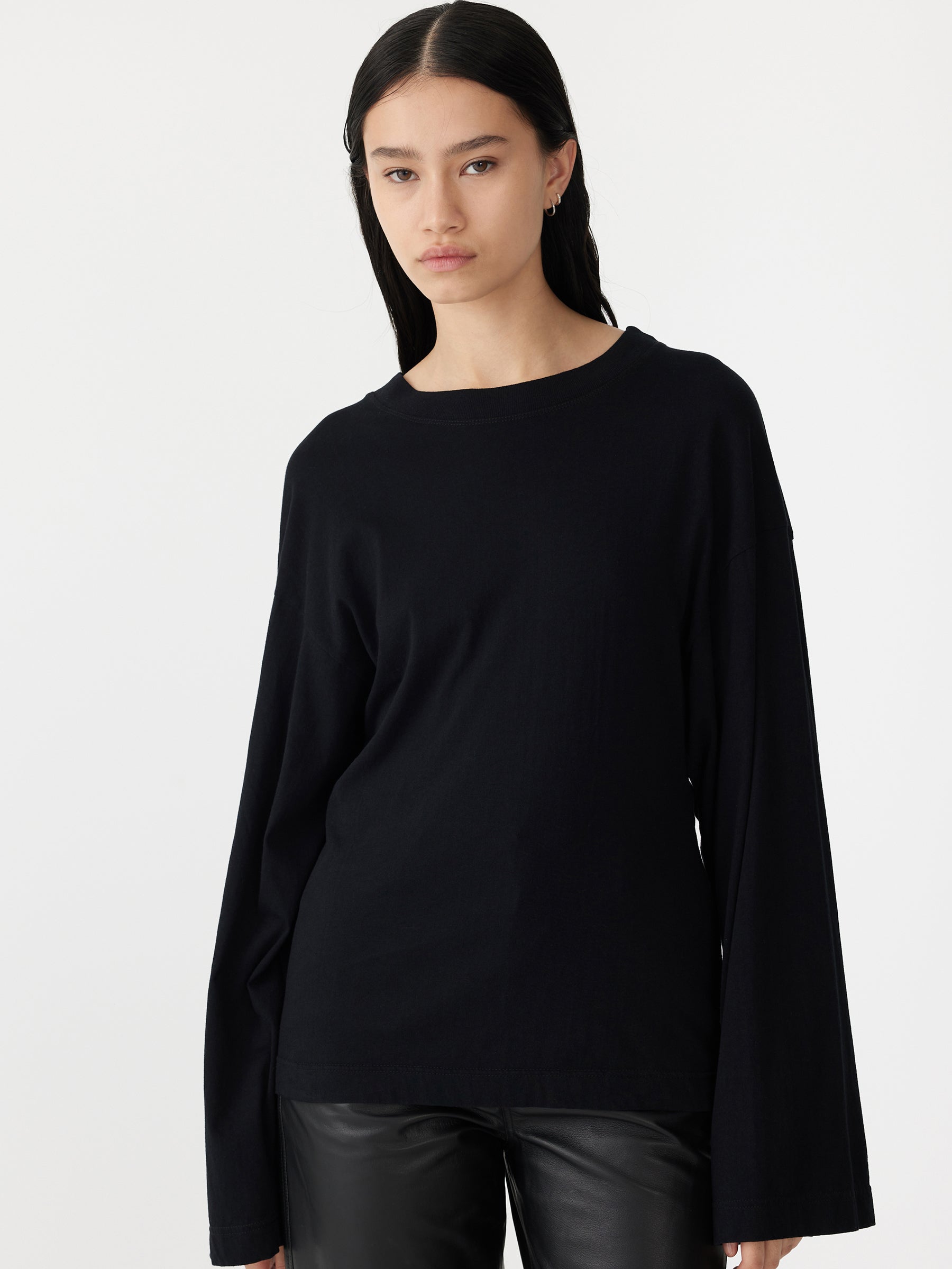 waisted athletic long sleeve t.shirt