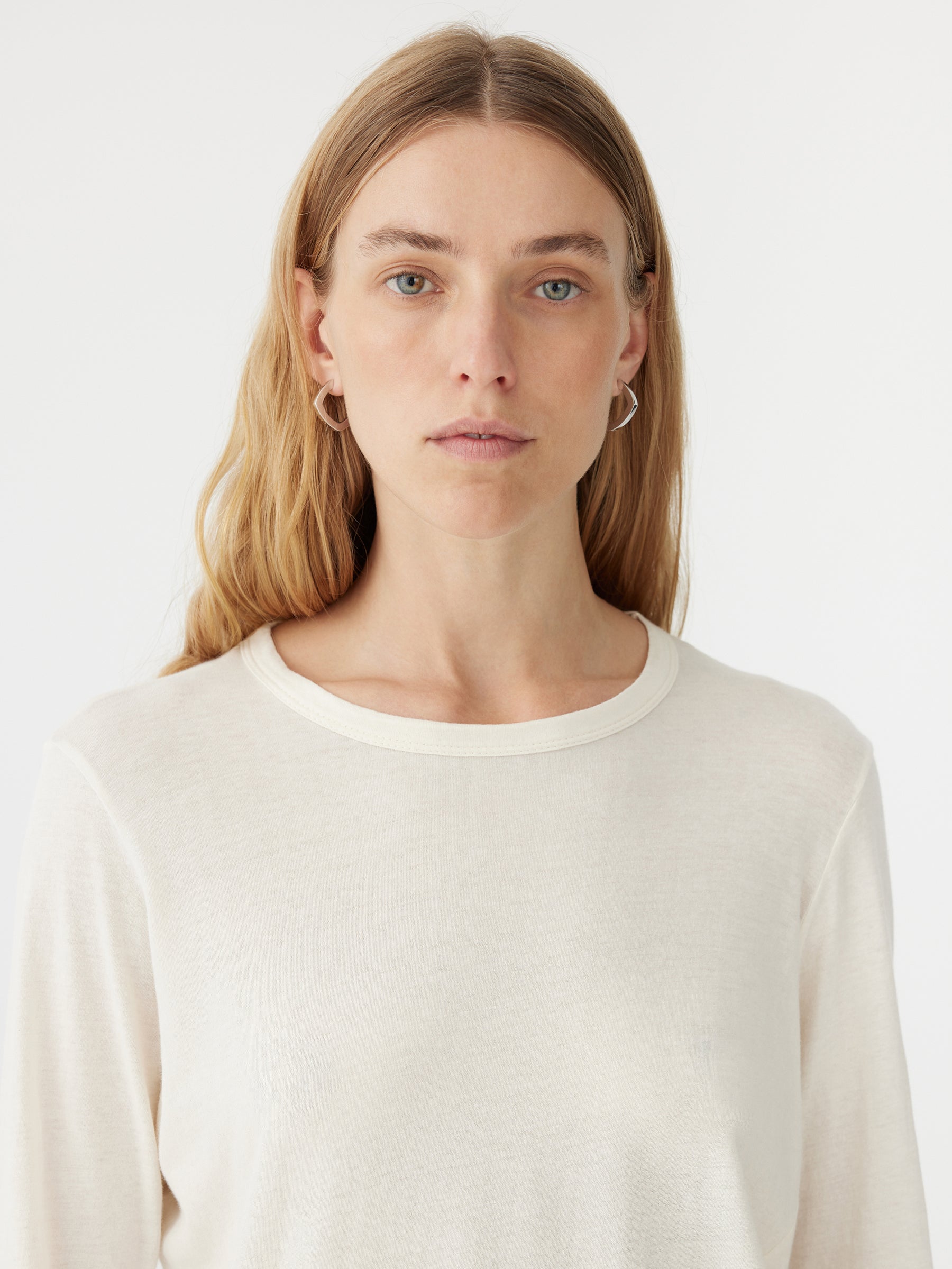 regular scoop hem long sleeve t.shirt