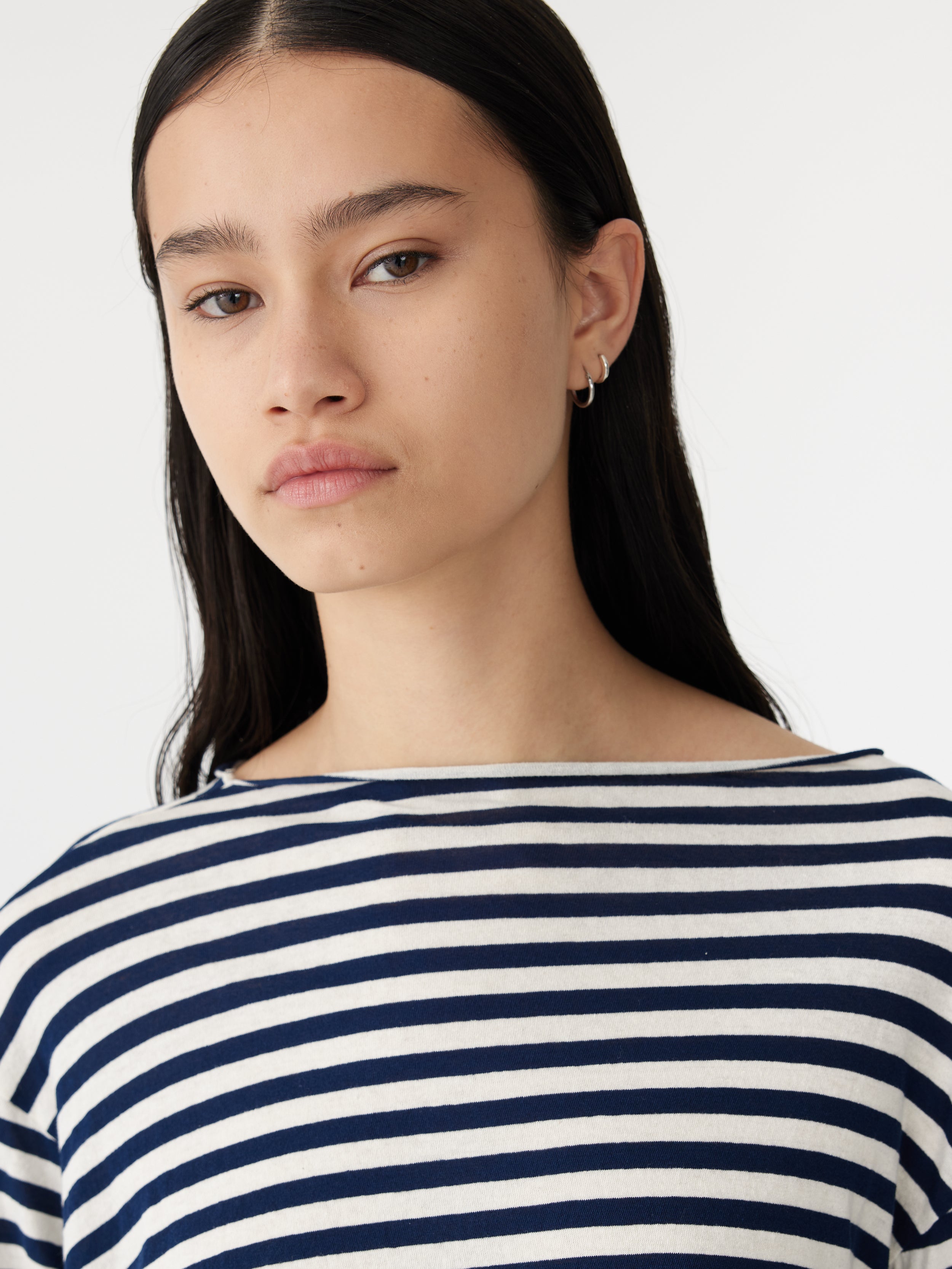 stripe raw neck boxy long sleeve t.shirt