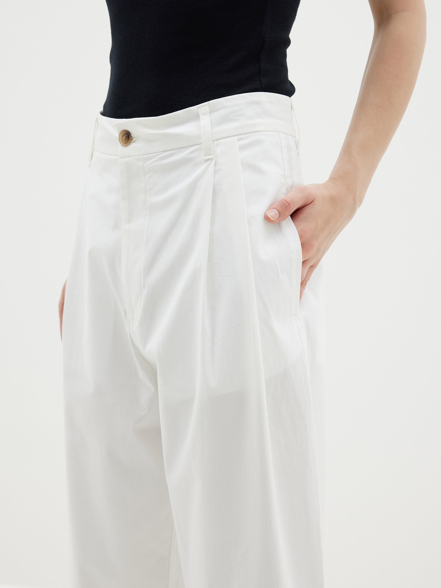 stretch cotton pleated pant