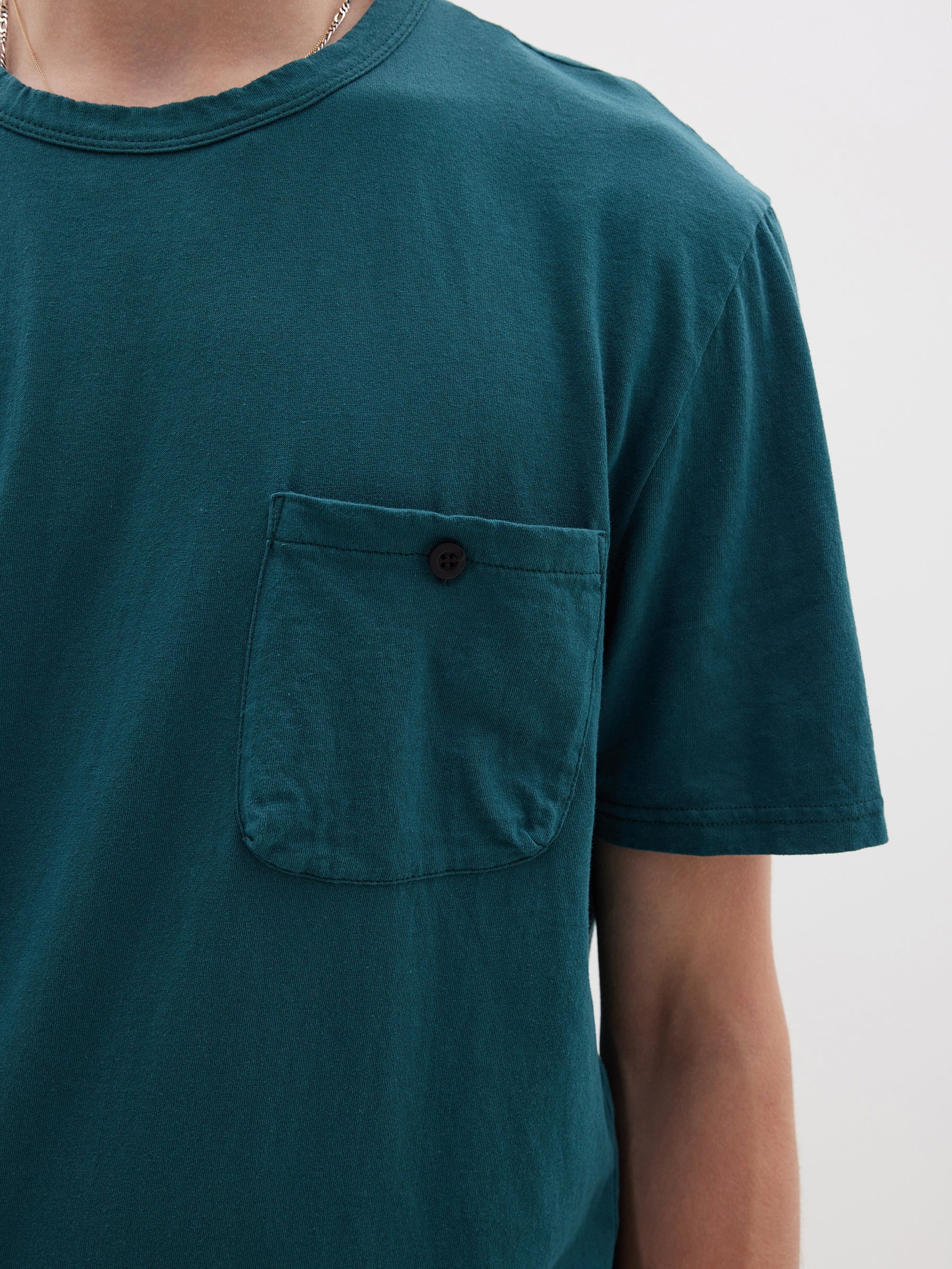 slim fit button pocket t.shirt