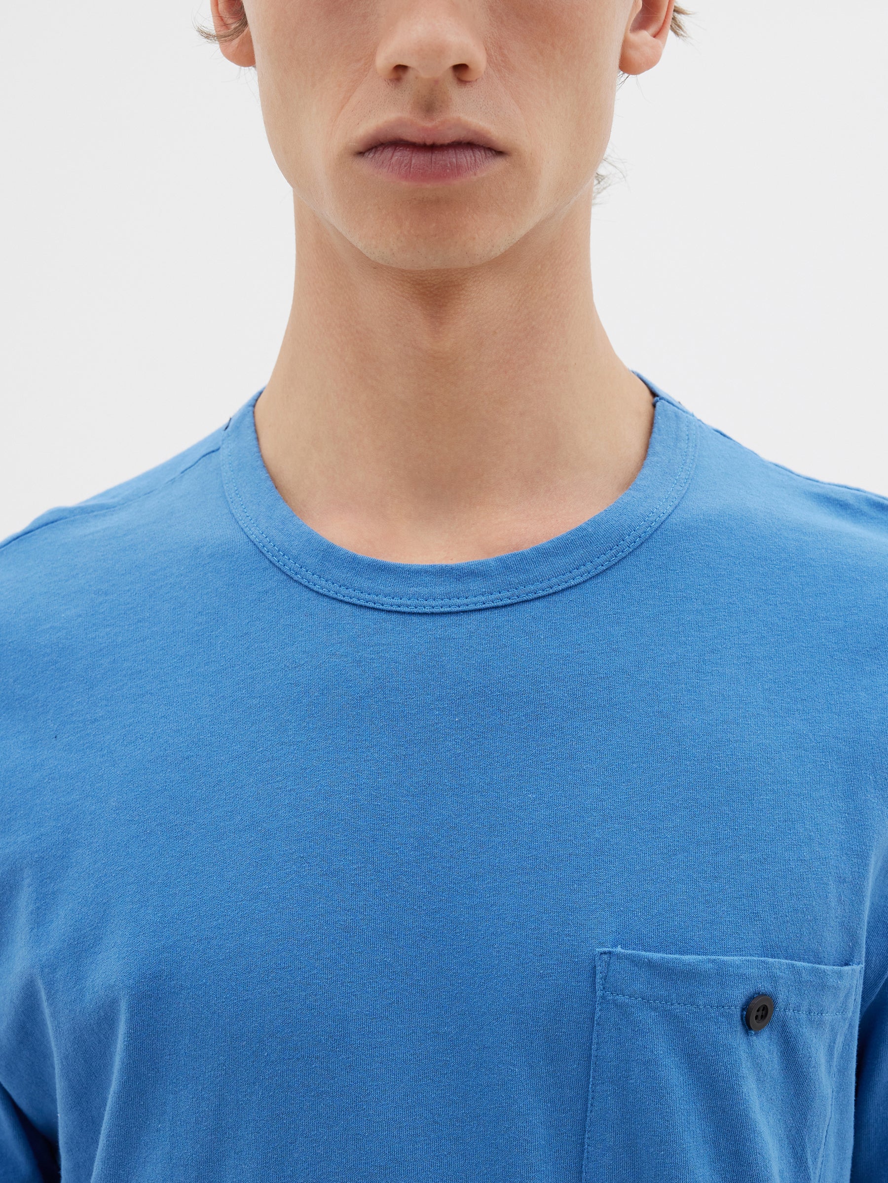 slim fit button pocket t.shirt