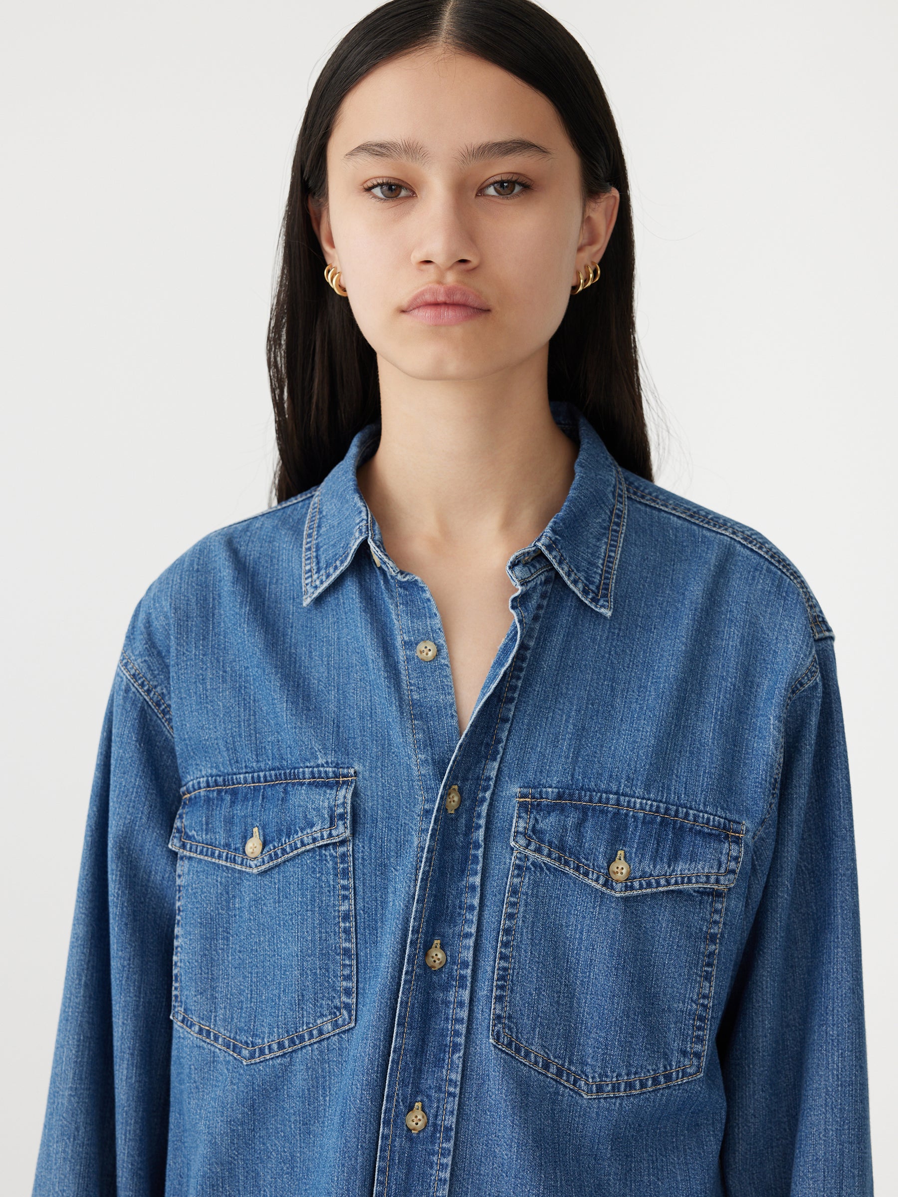 scoop hem denim shirt