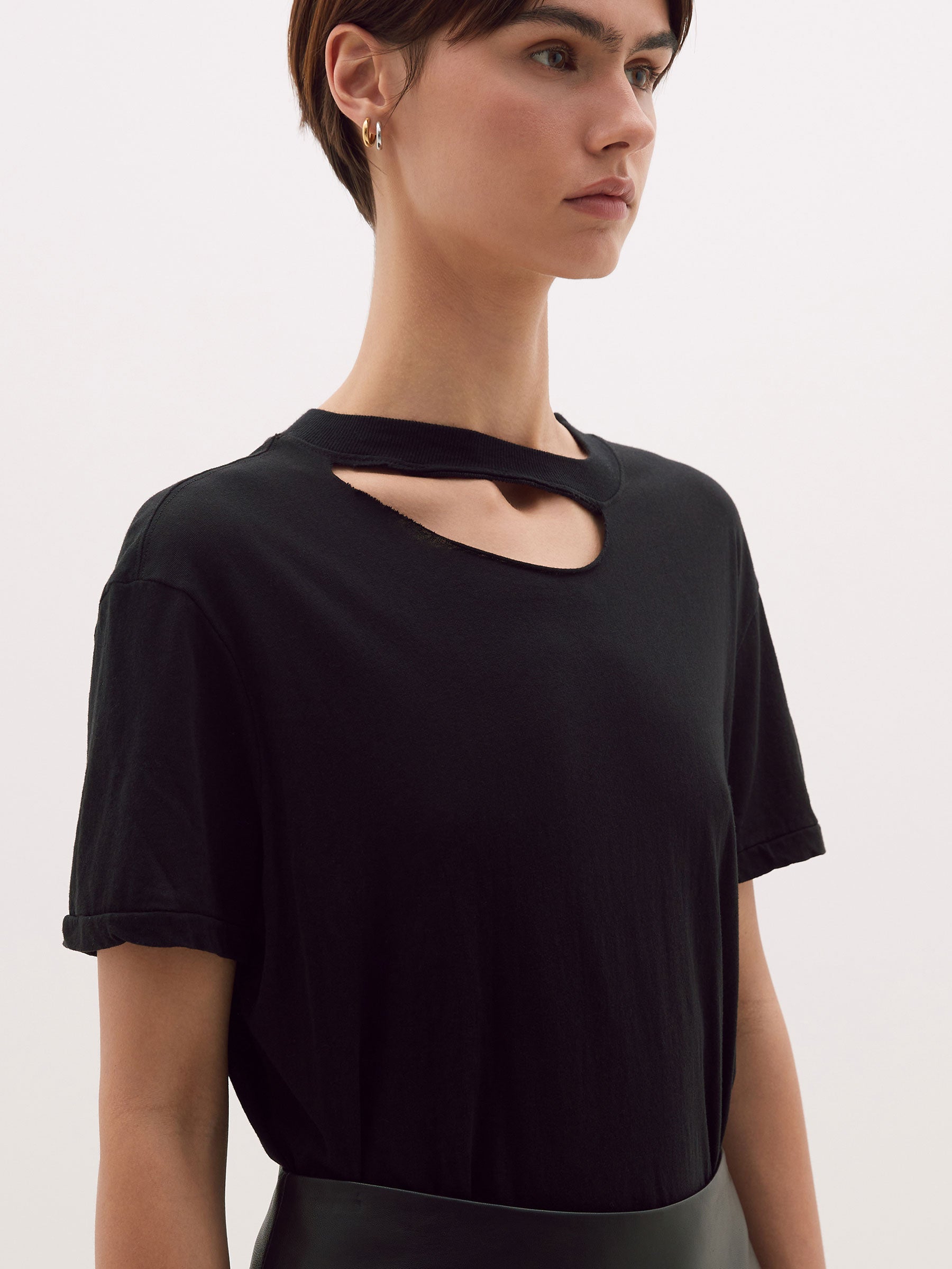 raw cut out short sleeve t.shirt