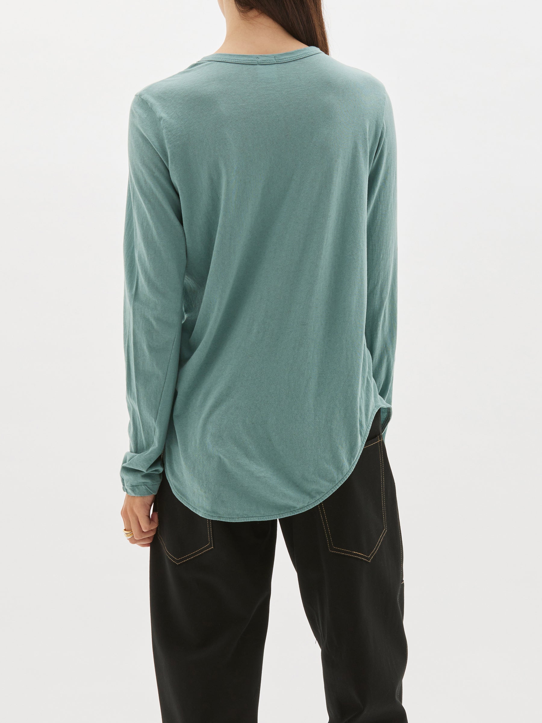 regular scoop hem long sleeve t.shirt