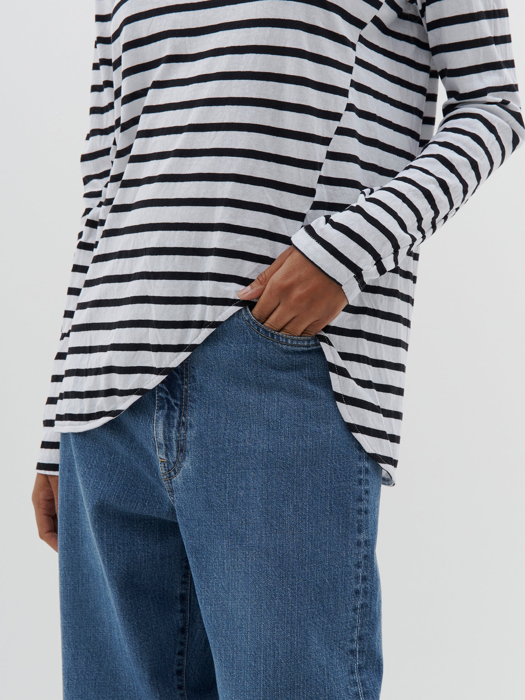 stripe scoop hem long sleeve t.shirt