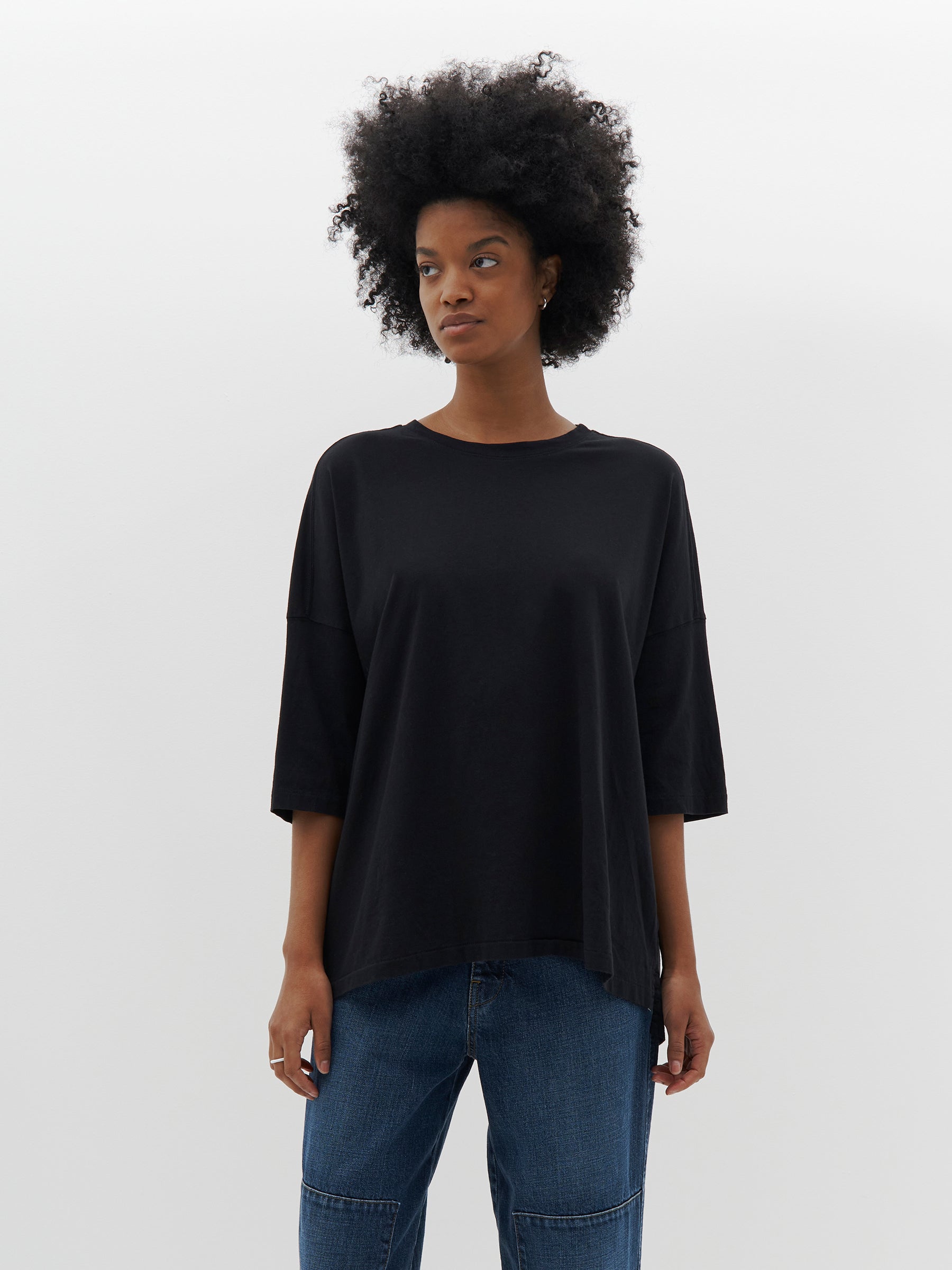 slouch side step short sleeve t.shirt in black